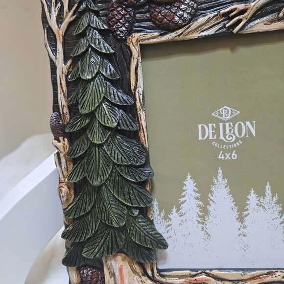 Bigfoot Picture frame.9.5"H x 9.5"W Resin Holds a 4x6 photo with Big Foot - Picture 11 of 14